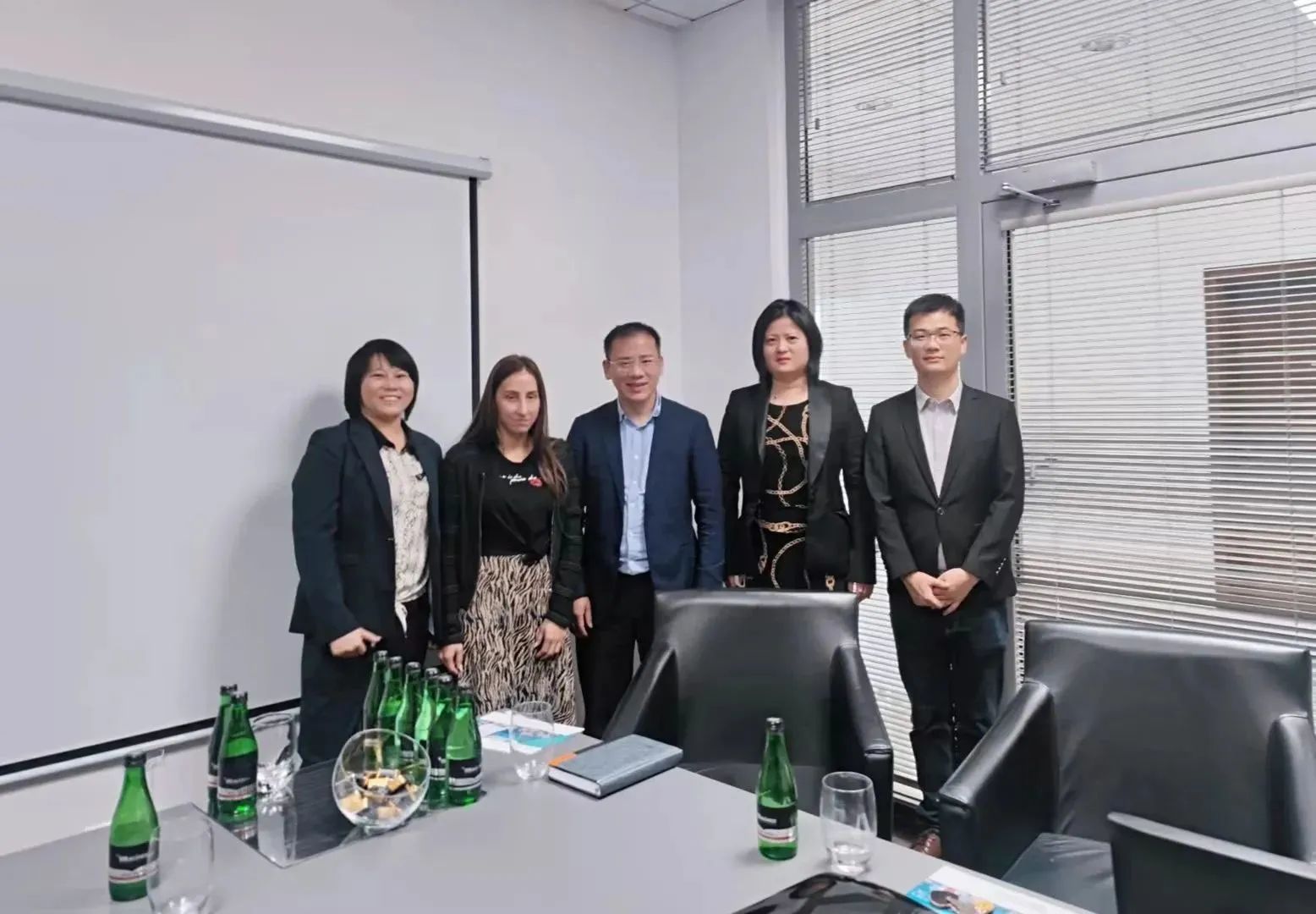 1ecf15a5d773ecd3bf945c74e546c005.jpg 1ecf15a5d773ecd3bf945c74e546c005.jpg